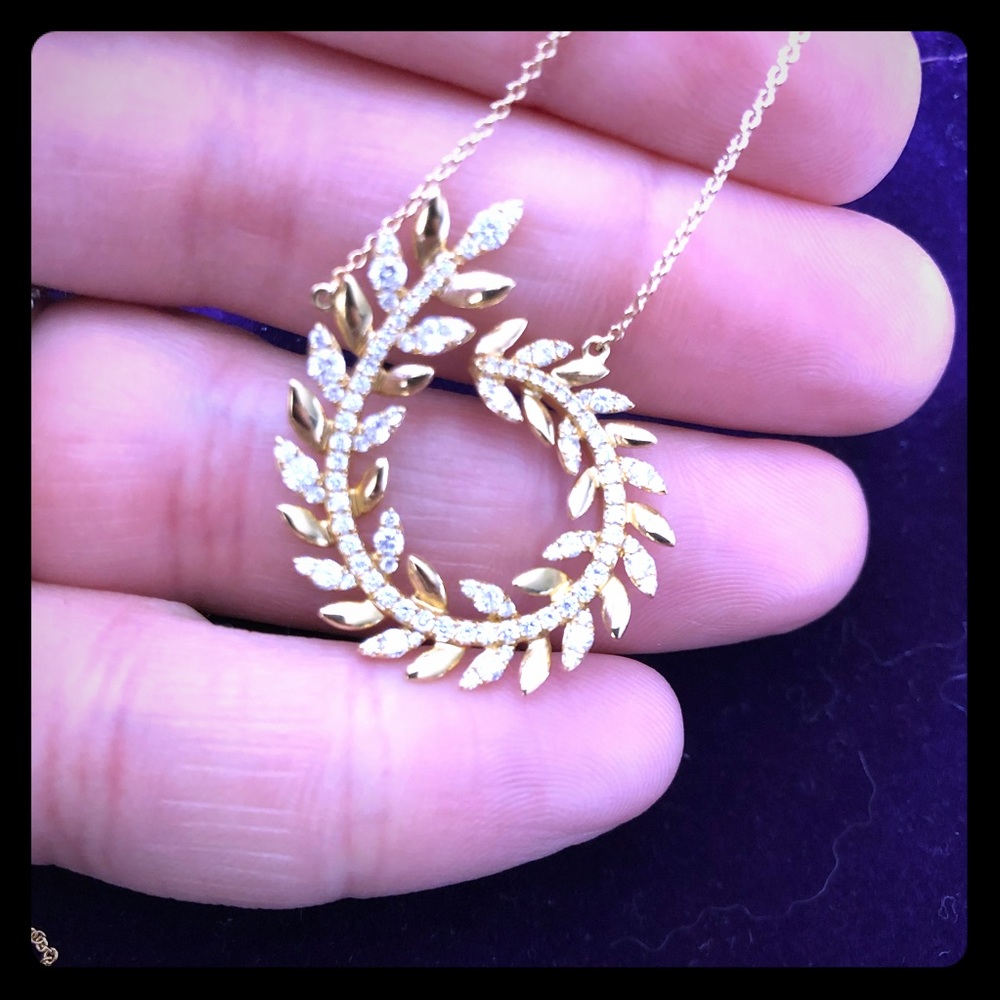Diamond and 18k laurel leaf necklace